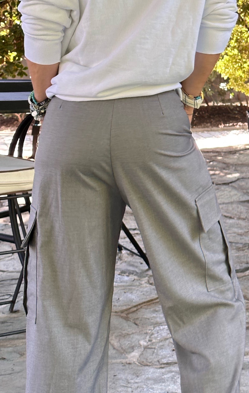 Pantalón Cargo Chic Gris